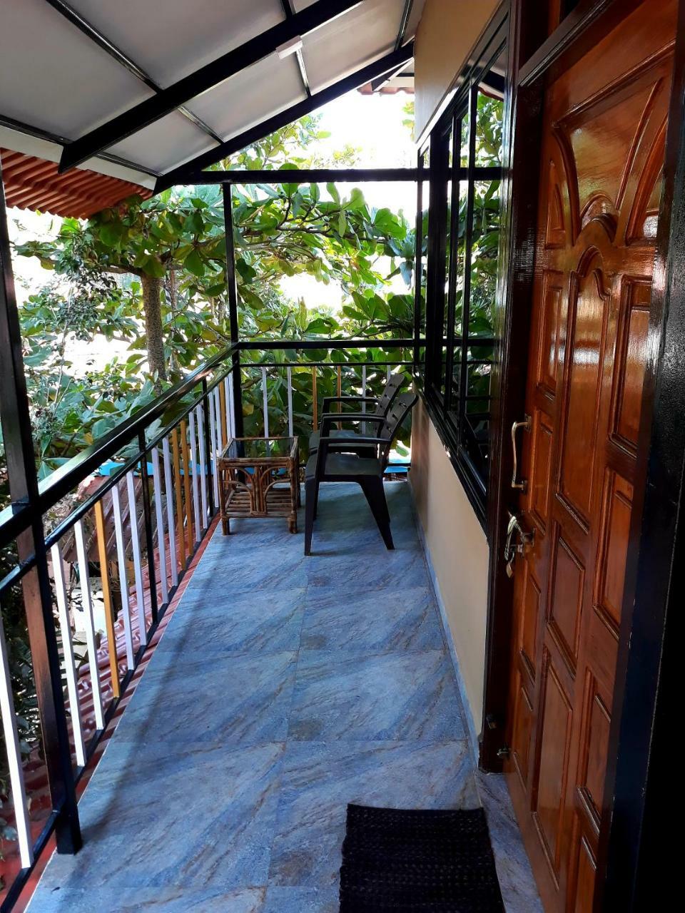 Shawn'S The Morjim Enclave Hotel Exterior foto