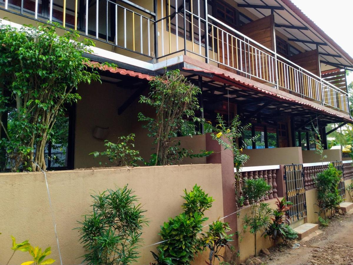 Shawn'S The Morjim Enclave Hotel Exterior foto