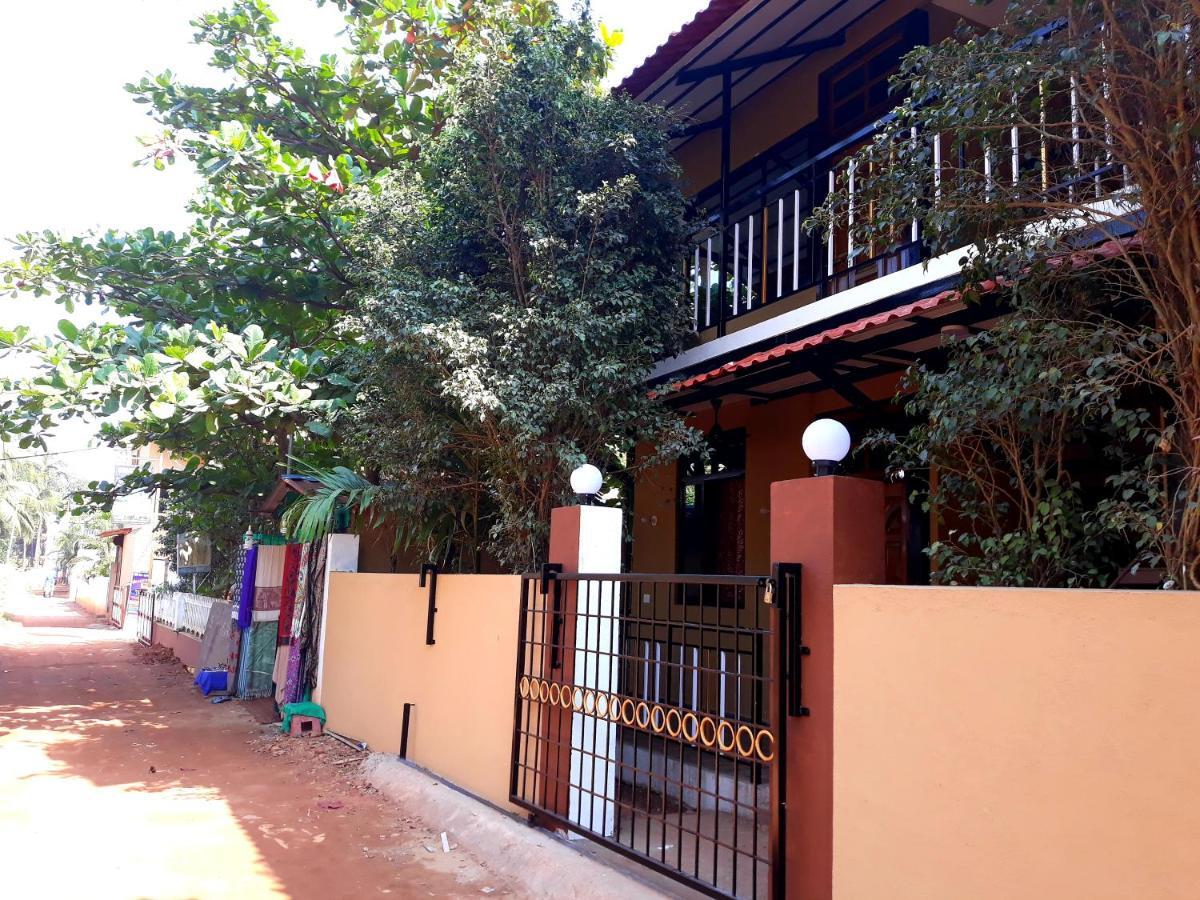 Shawn'S The Morjim Enclave Hotel Exterior foto